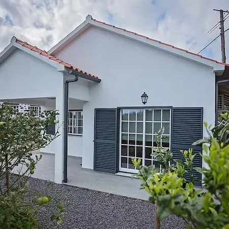 Casa Da Amparo Aroeira (Setubal)