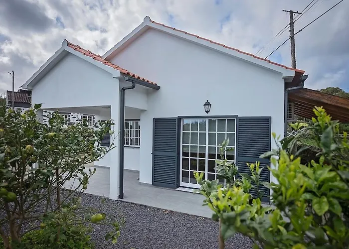 Casa Da Amparo Aroeira (Setubal)